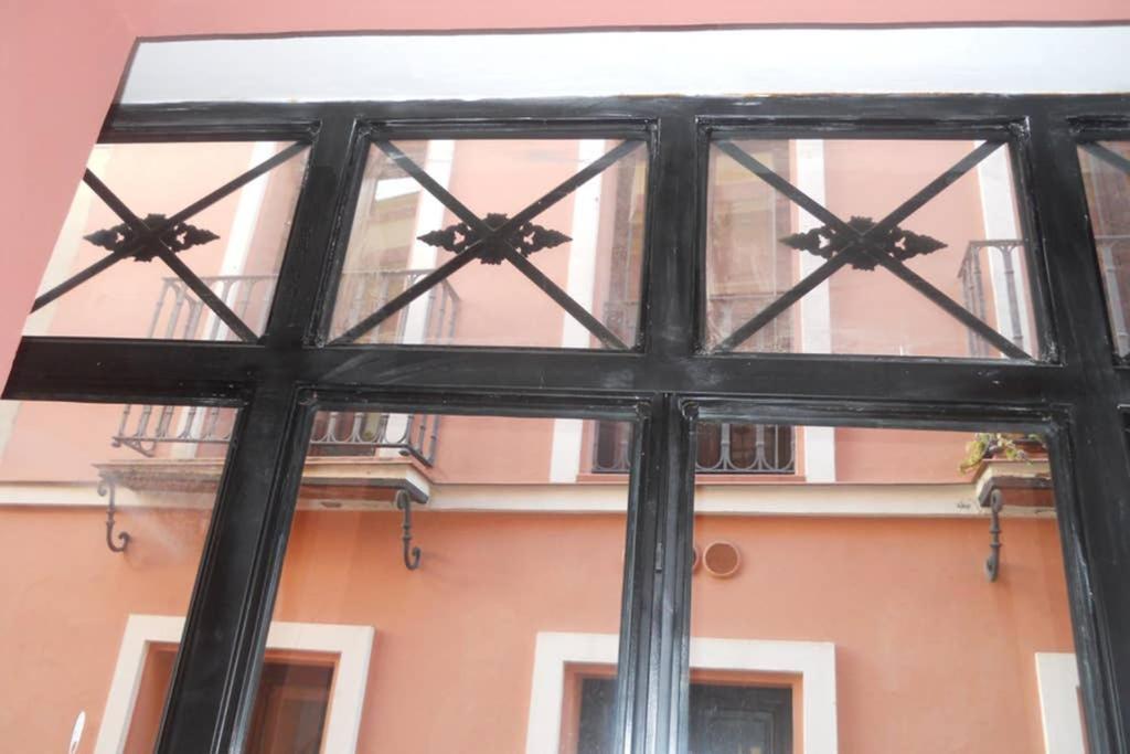 Cheap & Chic In The Center Of Sevilla ภายนอก รูปภาพ