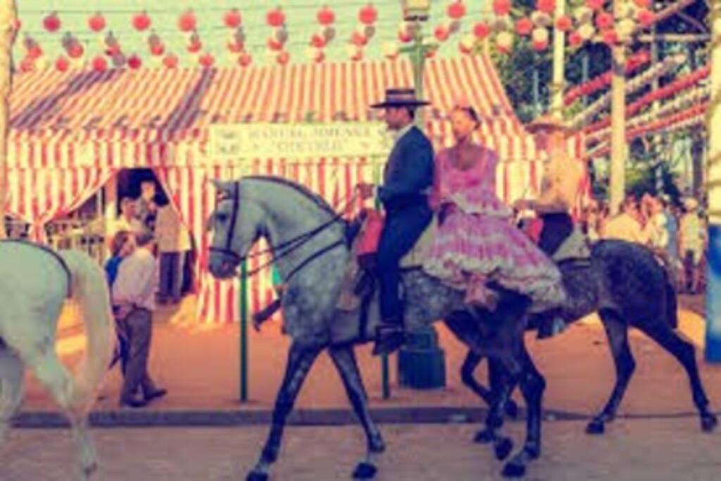 Cheap & Chic In The Center Of Sevilla ภายนอก รูปภาพ