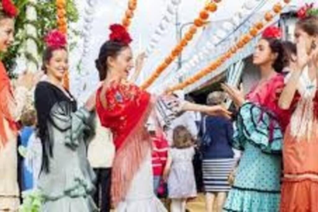 Cheap & Chic In The Center Of Sevilla ภายนอก รูปภาพ